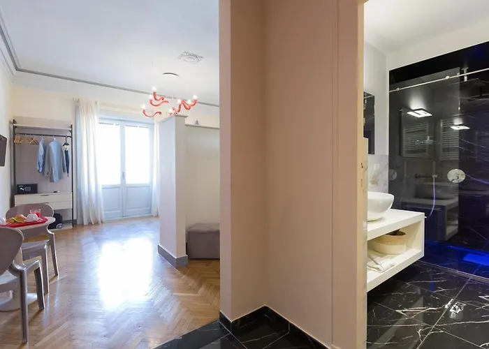 Tritone 125 Pensjonat 4*